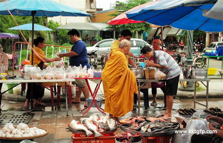 泰国和尚为什么能吃肉？
