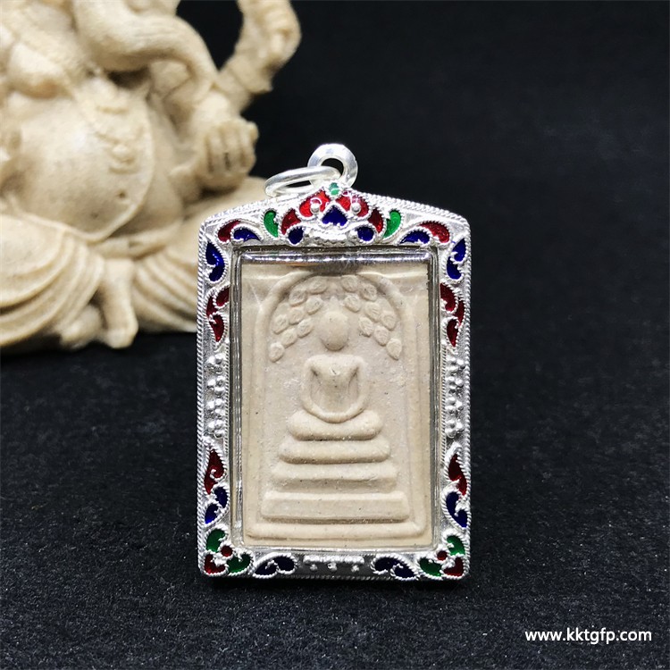 崇迪佛牌 图片,崇迪佛牌大概价格是多少：崇迪佛牌：图文并茂，启迪心灵