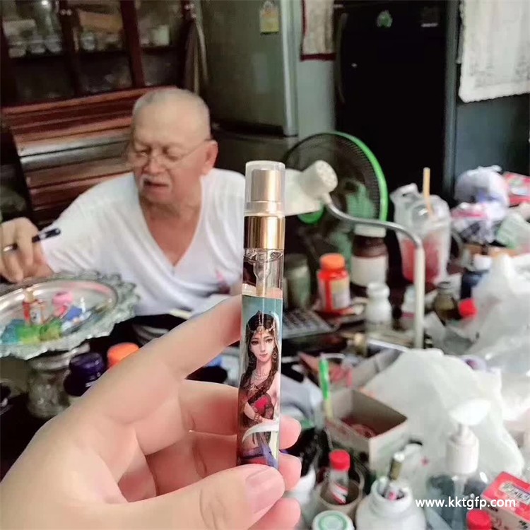 阿赞白矿 仙子人缘油 九尾狐仙人缘油 佛牌 阿赞白矿 仙子人缘油 九尾狐仙人缘油 佛牌 拷贝 (2).jpg