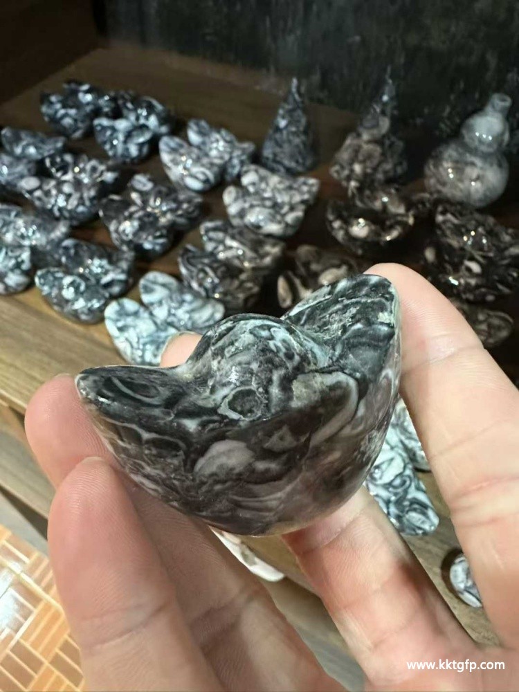 泰国佛牌 龙宫舍利 黑金刚元宝 (3).jpg