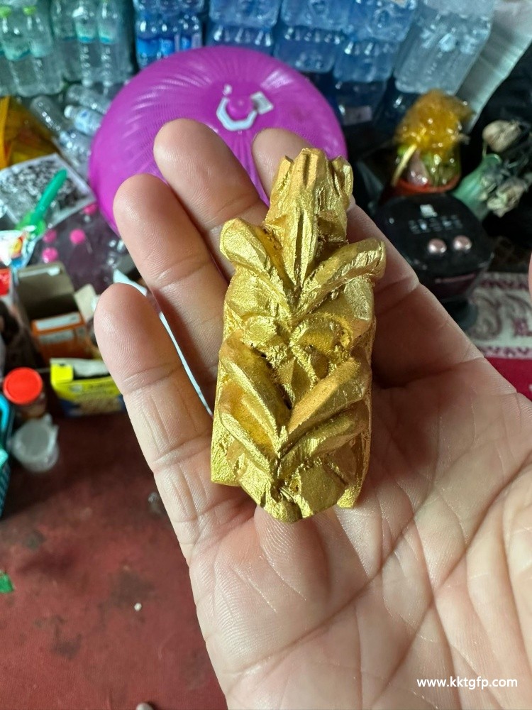 泰国佛牌 古巴堪范 纳兰黄蜂 (3).jpg