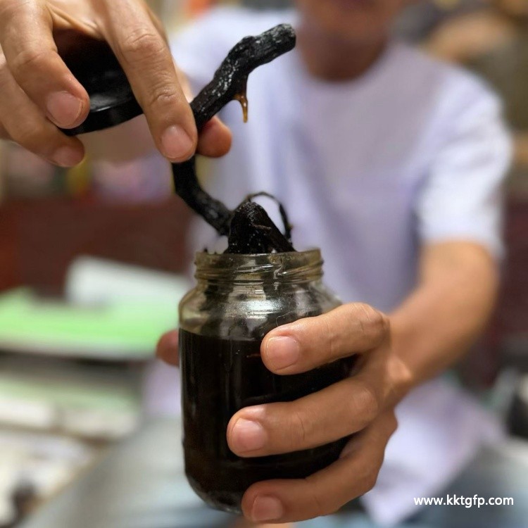阿赞力 咩派通 油 (6).jpg