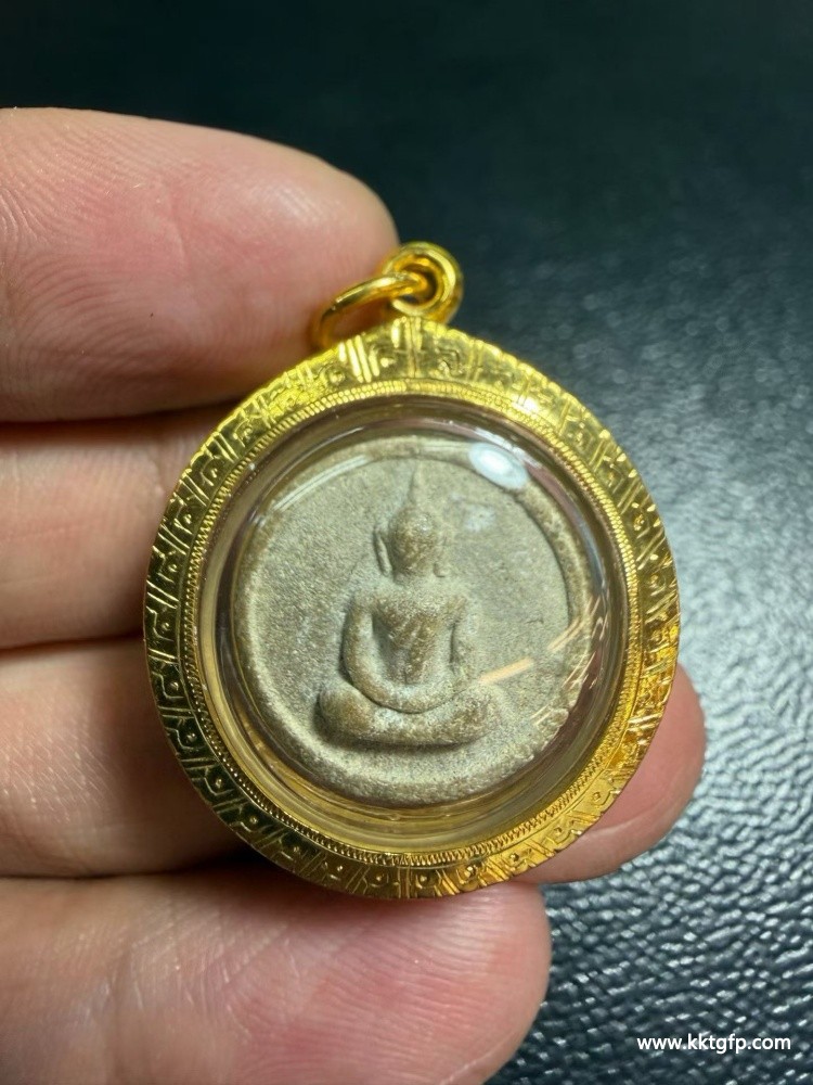 泰国佛牌 龙婆多 2518 纽扣崇迪 (2).jpg